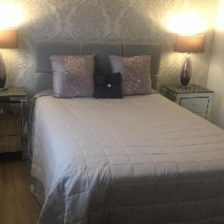 Double Room With En-Suite. Central For North West Rainhill Buitenkant foto