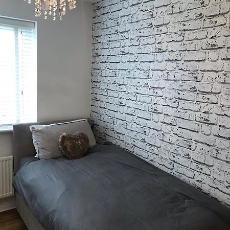 Double Room With En-Suite. Central For North West Rainhill Buitenkant foto